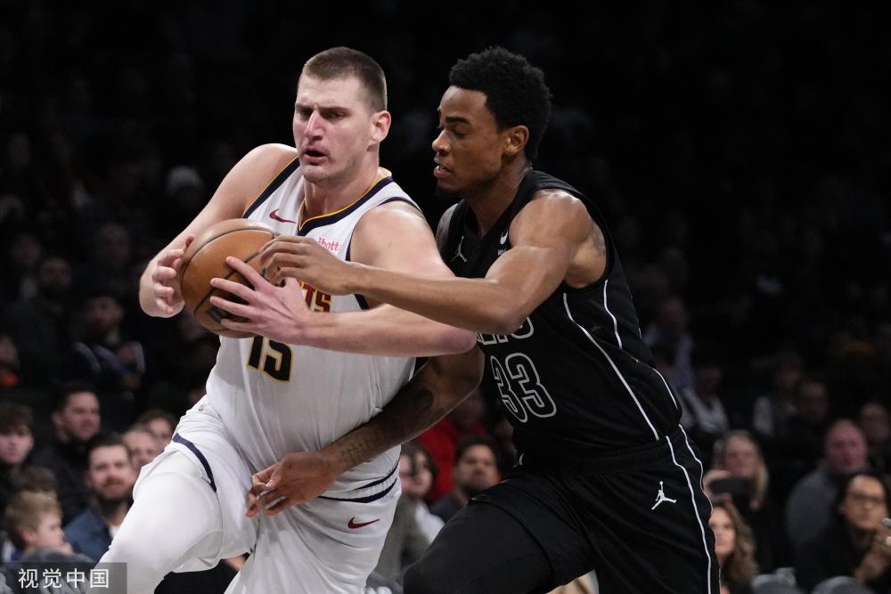 并迅速作出 并迅速作出