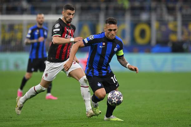 随着社交媒 随着社交媒